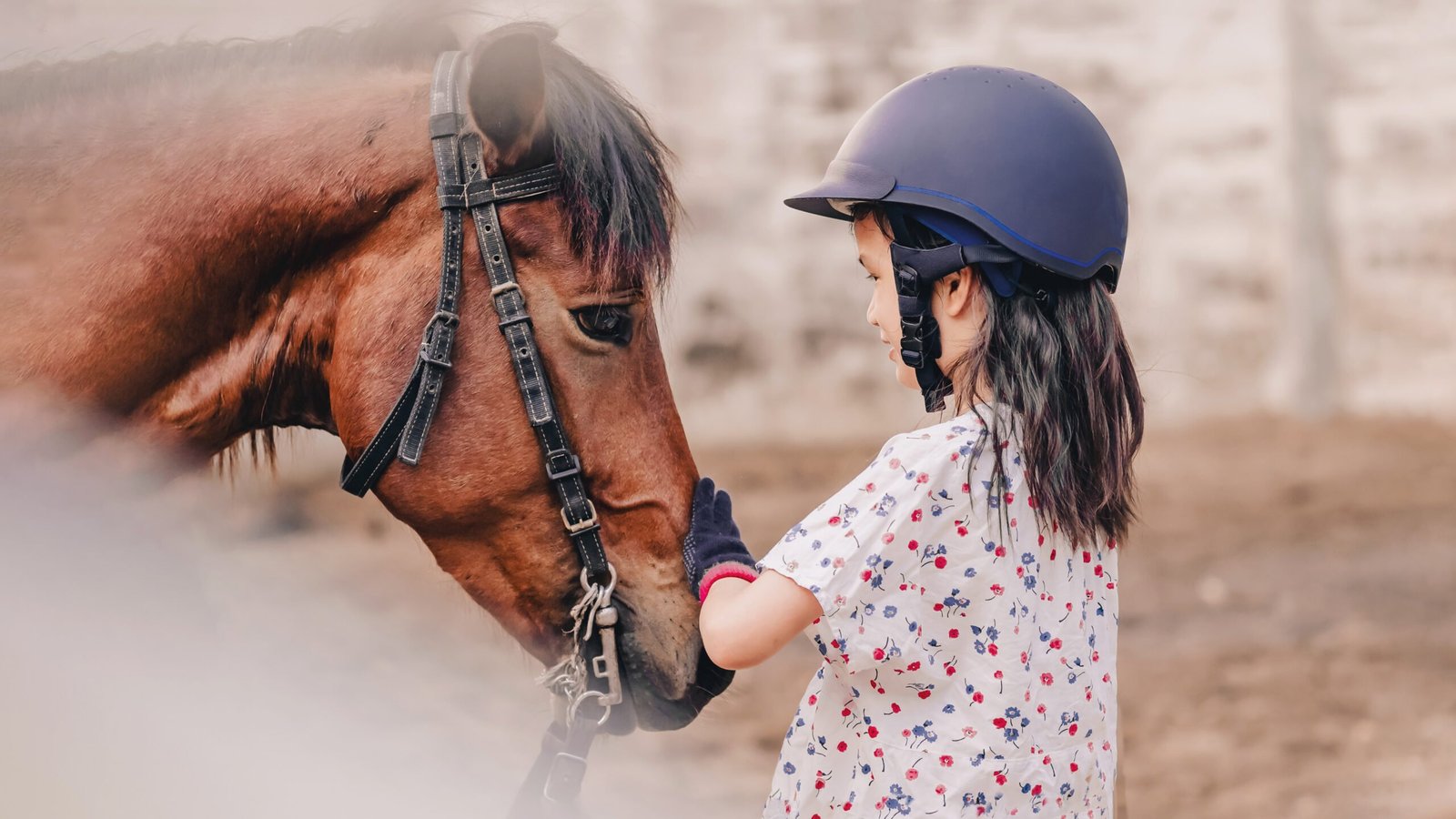 Student learning horsemanship skills